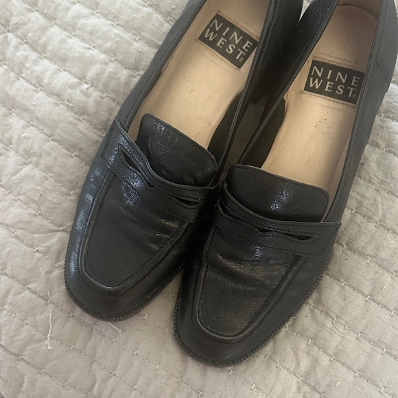 Vintage Nine West Classic Black Loafers - Picture 3 of 4